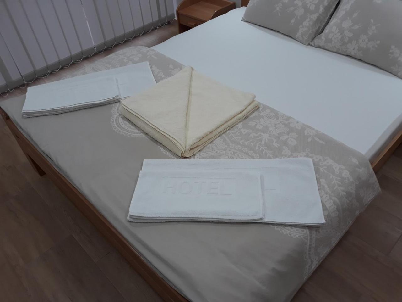 Prenociste I Restoran Ihthis Bajina Basta Exterior foto